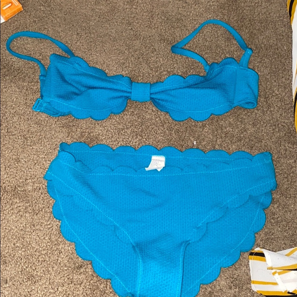 Old Navy teal scalloped bathing suit